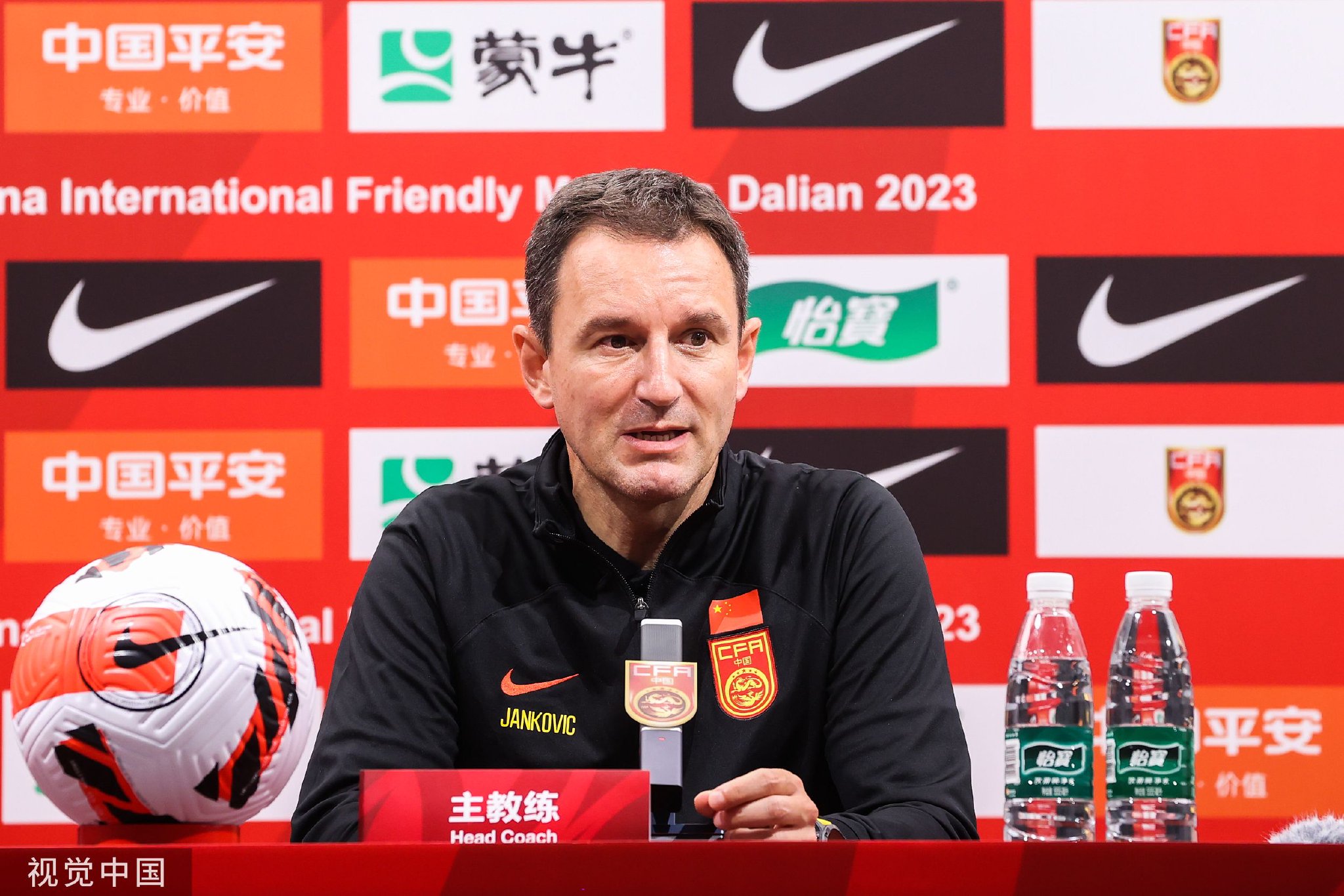 娱乐官方网站包含世预赛今晚再迎强敌，金州勇士门线救险，主帅态度——值得警惕，更衣室氛围转暖的词条