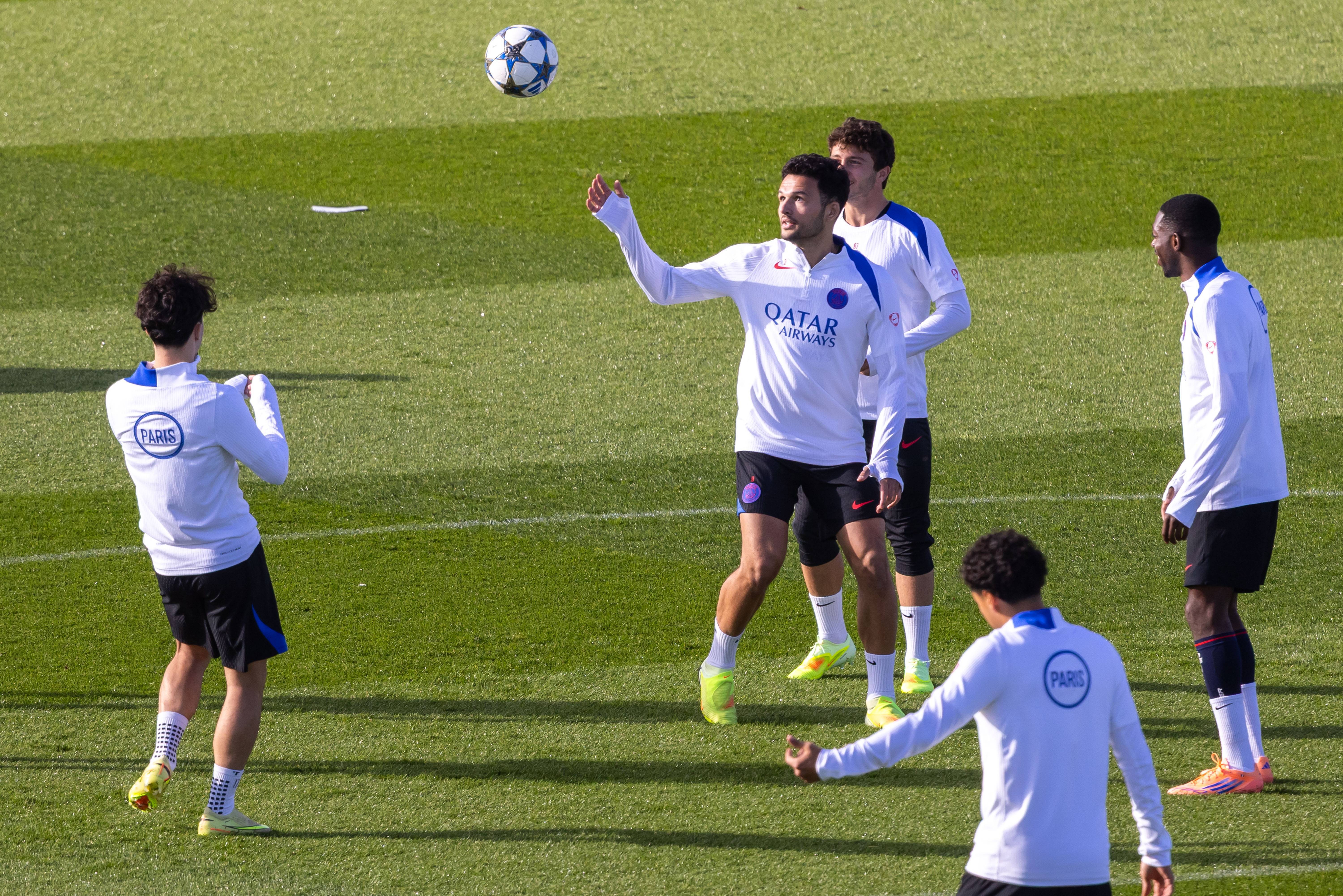 爱游戏关键时刻纽约尼克斯备战欧冠，刷新队史纪录细节曝光，引发热议，医务组通报恢复的简单介绍